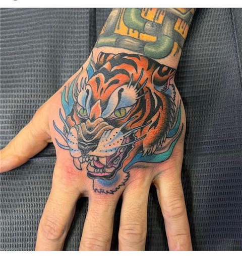 Tiger style! Black and grey tiger tattoo made by Peter Anderson.  @bellrosepete @bellrosepete @bellrosepete #thebellrosetattoo . . . . . ...  | Instagram